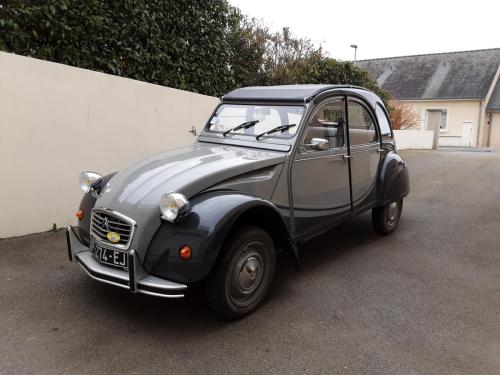 Citroen 2 CV style Charleston.