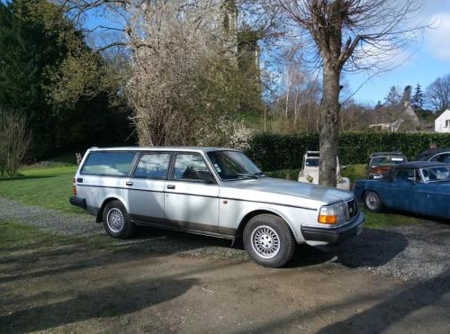 Volvo 245.
